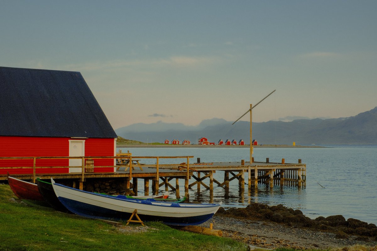 AlexKittoe's tweet photo. Cabins by the coast https://t.co/b34l5XkTAs