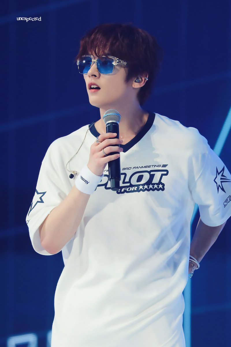 230701 PILOT 팬미팅
😎🐰
#Straykids #스트레이키즈 #Leeknow #리노