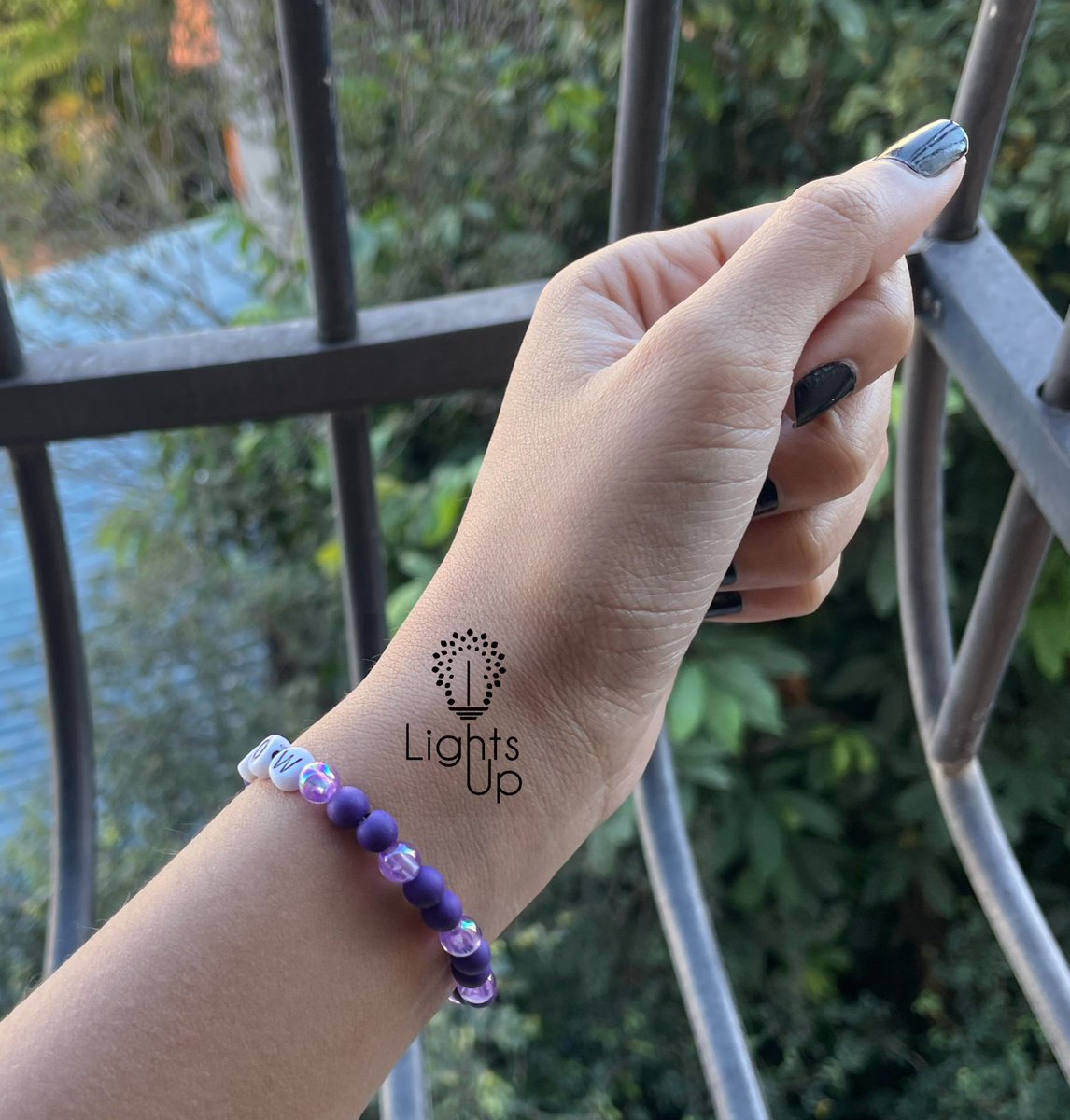 LightsUpStore's tweet photo. BOM DIA COM SPEAK NOW! 💜💜 e junto com o taylors version vem aí PULSEIRA DA LIGHTS UP! as quantidades estão limitadas! então corre na shopee e garanta a sua pulseira da loirinha https://t.co/MfcEv2lPVx