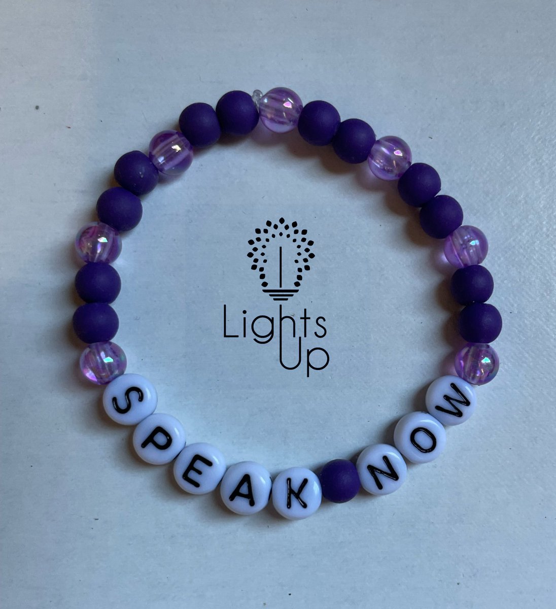 LightsUpStore's tweet photo. BOM DIA COM SPEAK NOW! 💜💜 e junto com o taylors version vem aí PULSEIRA DA LIGHTS UP! as quantidades estão limitadas! então corre na shopee e garanta a sua pulseira da loirinha https://t.co/MfcEv2lPVx