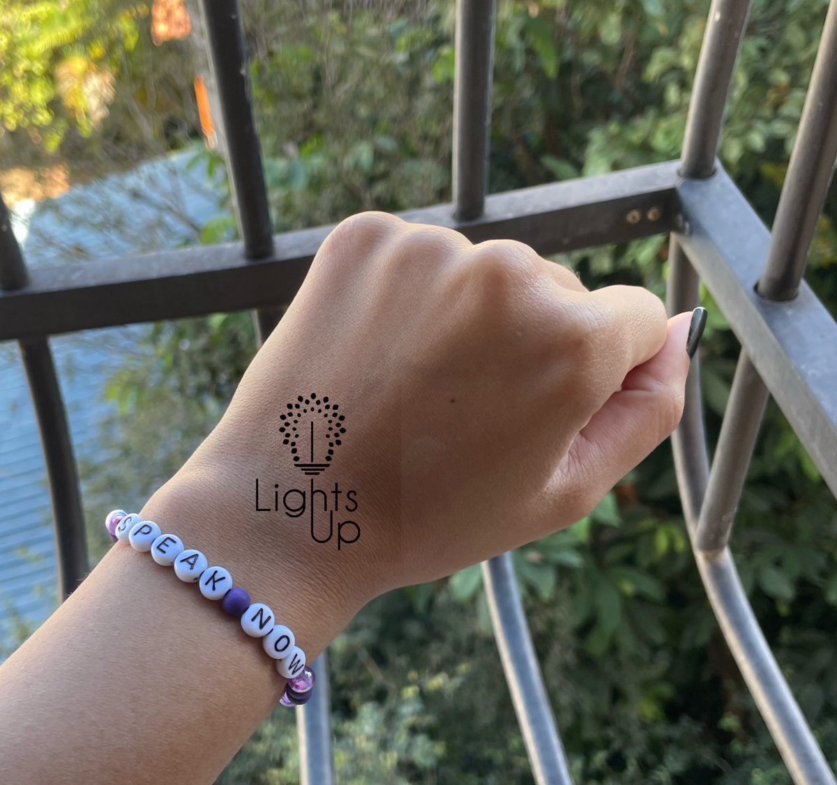 LightsUpStore's tweet photo. BOM DIA COM SPEAK NOW! 💜💜 e junto com o taylors version vem aí PULSEIRA DA LIGHTS UP! as quantidades estão limitadas! então corre na shopee e garanta a sua pulseira da loirinha https://t.co/MfcEv2lPVx