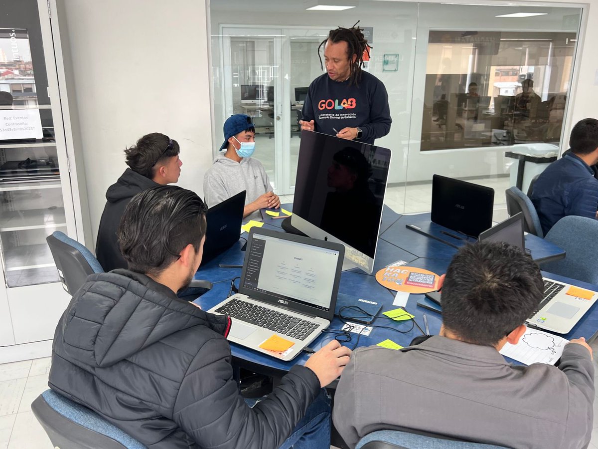 ConsejeriaTIC's tweet photo. ¡Hoy estamos en la 7️⃣ma #Hackatón de #TICLocal en Chapinero🚀!
Un encuentro donde jóvenes entre los 17 y los 28 años generarán ideas creativas que aporten a la solución de retos que enfrenta la localidad a través del uso estratégico de la tecnología, los datos y la innovación🤩. https://t.co/IfxAGDouo1