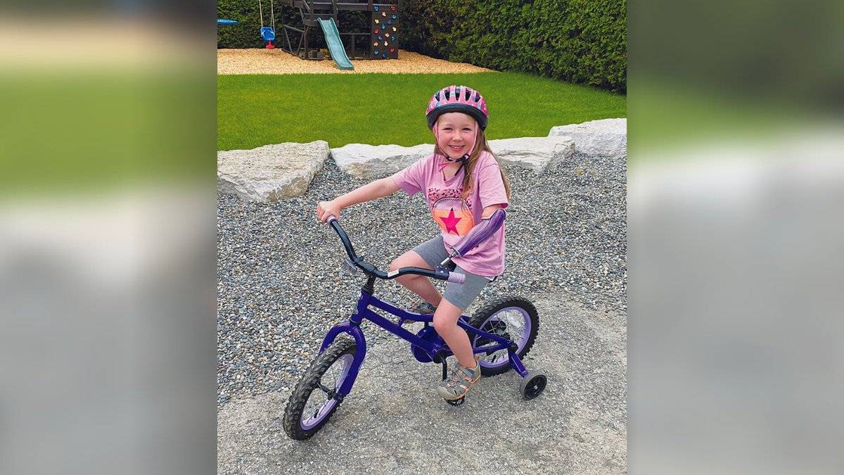 Cycling is a great low-impact way to stay active and have fun outside. 🚴‍♀️

Zoé has a left arm amputation and uses a specialized prosthetic device and handlebar adaptation to get outside and pedal around the neighbourhood.
