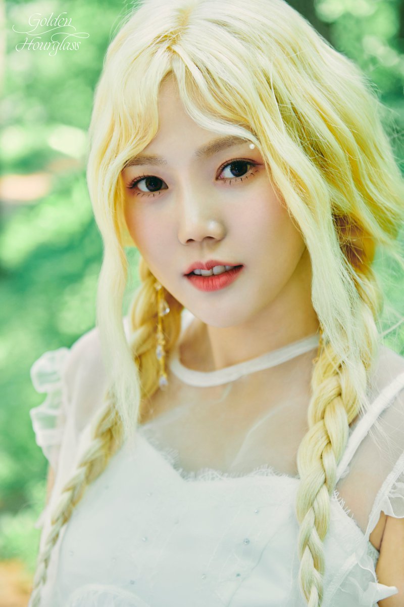 OH MY GIRL 9TH MINI ALBUM 
[Golden Hourglass]

CONCEPT FILM PHOTO
#효정 #HyoJung

2023.07.24 6PM (KST)

#오마이걸 #OHMYGIRL #OMG
#Golden_Hourglass