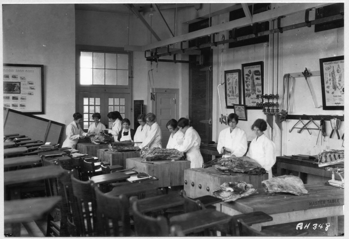 KStateAgRsch's tweet image. #DidYouKnow The Morrill Act of 1862 passed to reflect the demand for agricultural and technical education. Higher ed was unavailable to many agricultural and industrial workers, this provided them with an education useful to daily life. #KAESFunFactFriday buff.ly/42eFm2G