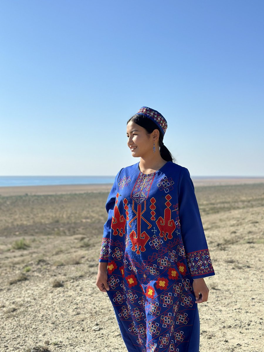 ikhtiyorrakhman's tweet photo. #Qiyofalar: Qoʻngʻirot qizi
Egnidagini Ubike singlimiz oʻzlari tikkan ekan.
#Aralsea #Muynak #Karakalpakstan https://t.co/IhHiwMbHG3
