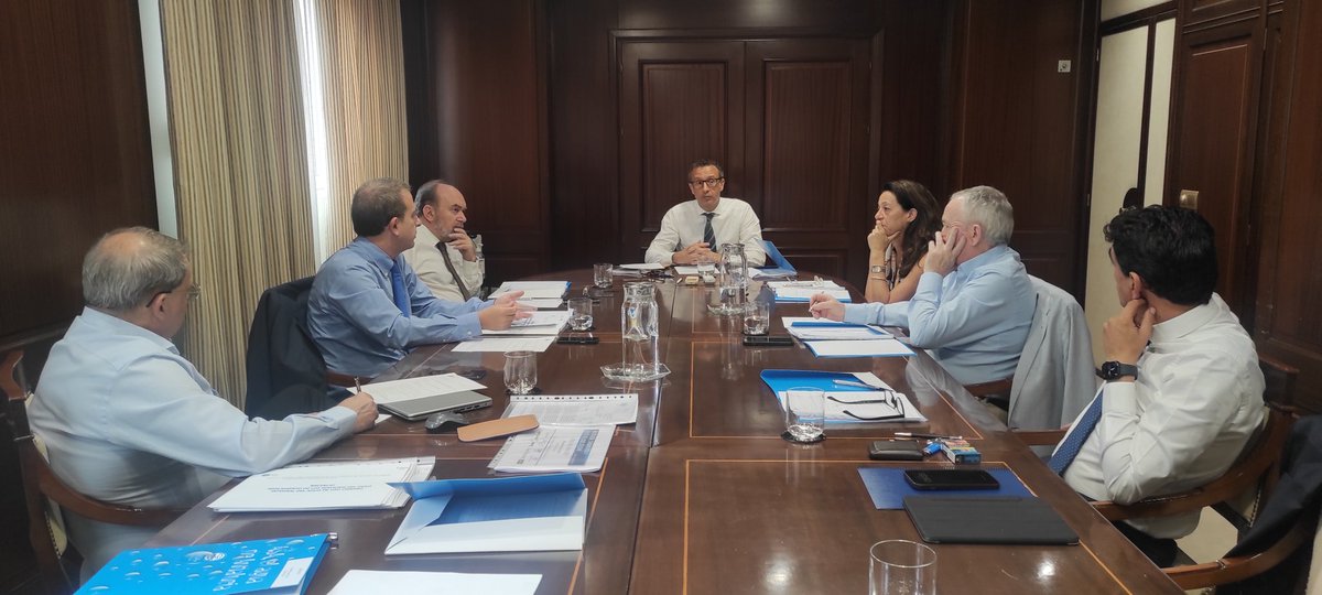 #Málaga reúne al sector andaluz del #agua en una jornada de actividades múltiples de <a href="/ASA_Andalucia/">A.S.A. Andalucía</a> que ha arrancado con la reunión del Comité Ejecutivo de la asociación presidido por <a href="/EMASAMalaga/">EMASA</a>, y posterior visita de los representantes a la Alcaldía en el Ayuntamiento <a href="/malaga/">Ciudad de Málaga</a>