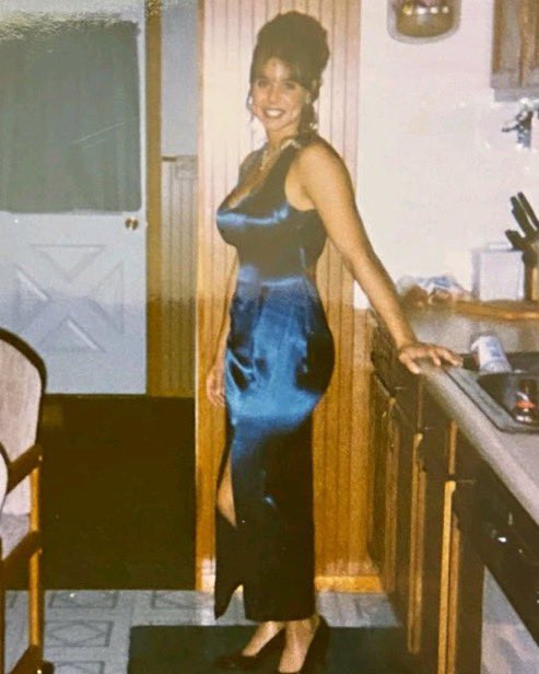 #FlashbackFriday from your teen dreams to Milf https://t.co/cvwTg4ryW8<a href="/tag/flashbackfriday"class="tags">#FlashbackFriday</a>