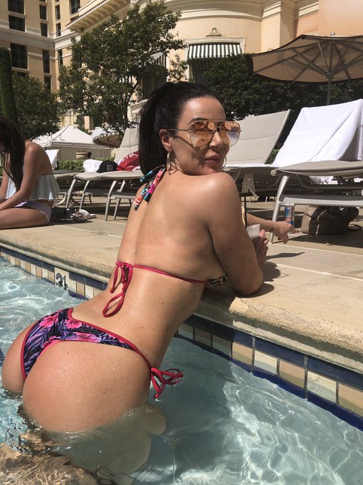 #FlashbackFriday from your teen dreams to Milf https://t.co/cvwTg4ryW8<a href="/tag/flashbackfriday"class="tags">#FlashbackFriday</a>
