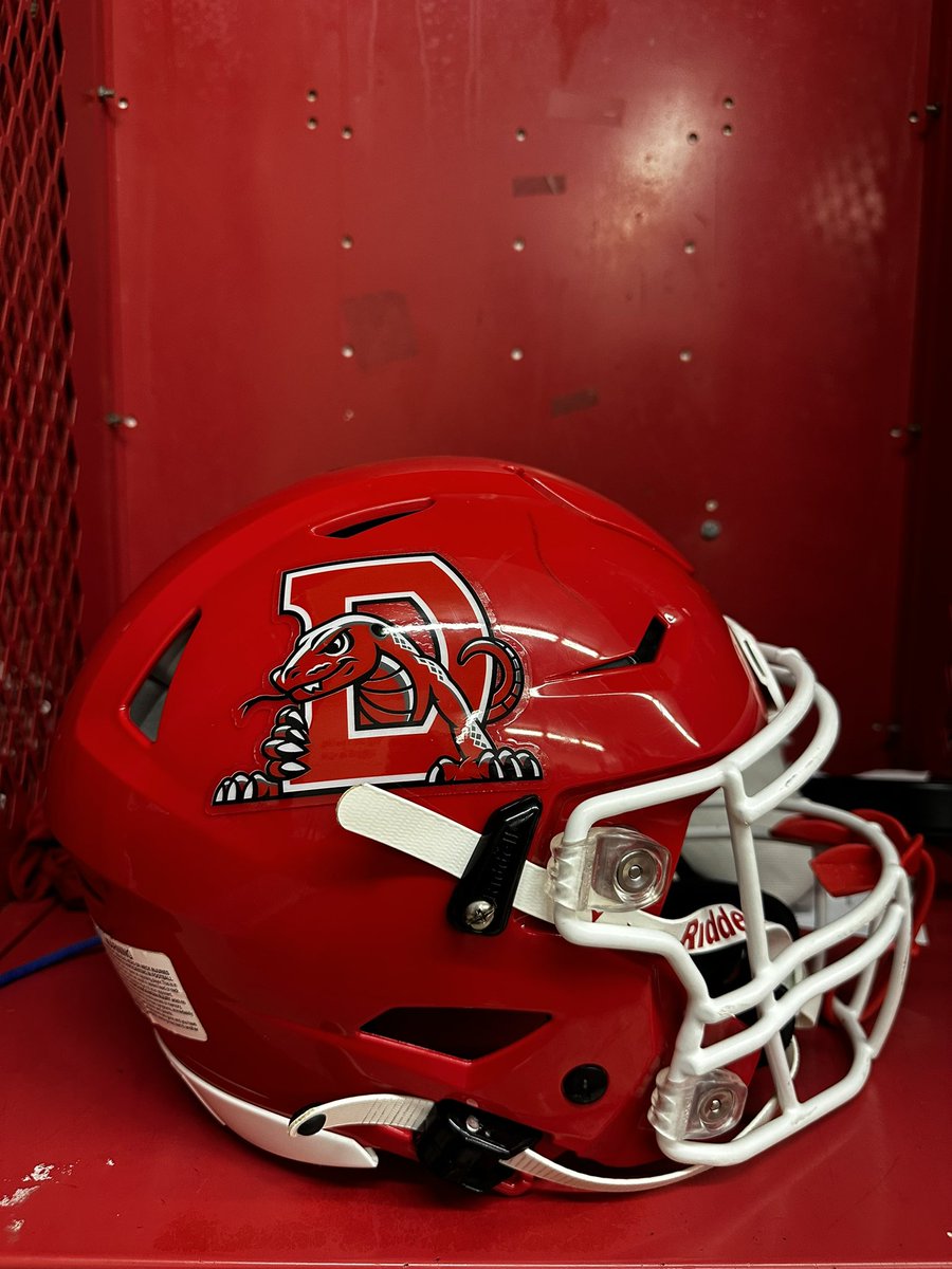 New Sand Lizard decals going on helmets! Going to be a great new look for the 2023 season! More new looks coming 🔥🤫
#Only1SandLizard #SandLizardPride