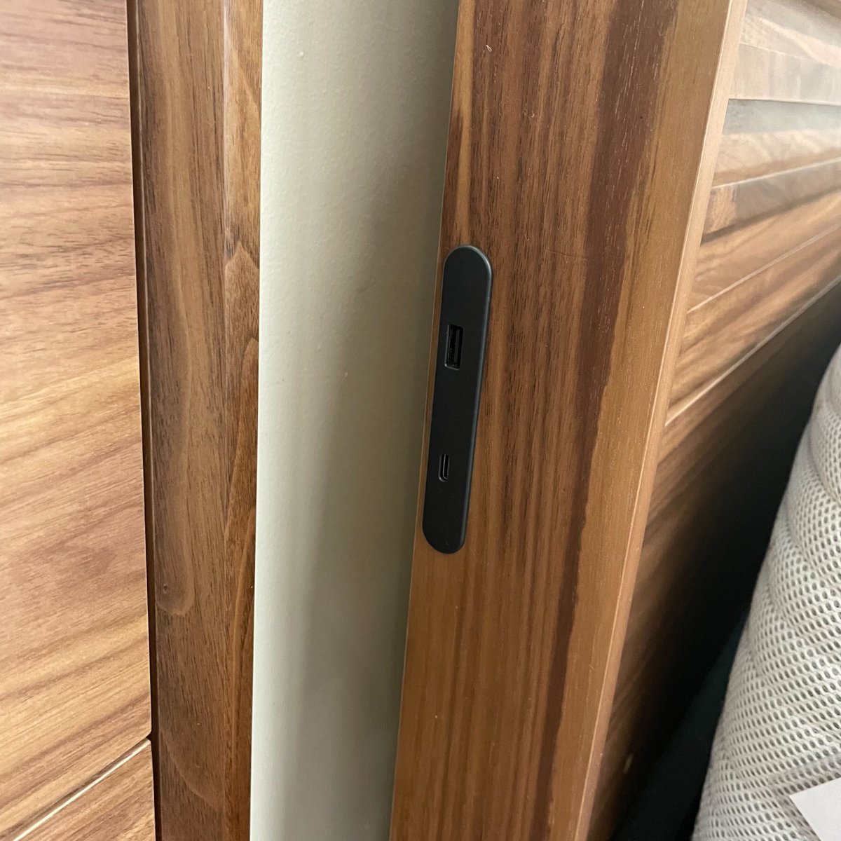 AmbienteNC's tweet photo. Rest, Recharge, Repeat.⚡️ Introducing the BDI Linq bed, where comfort meets convenience. With built-in charging ports in the headboard, your devices will stay powered up while you enjoy a peaceful night's sleep. 😴🛏
.
.
.
.
.
#ModernFurniture #FurnitureNC #BDIfurniture https://t.co/vK6RI4OuBM
