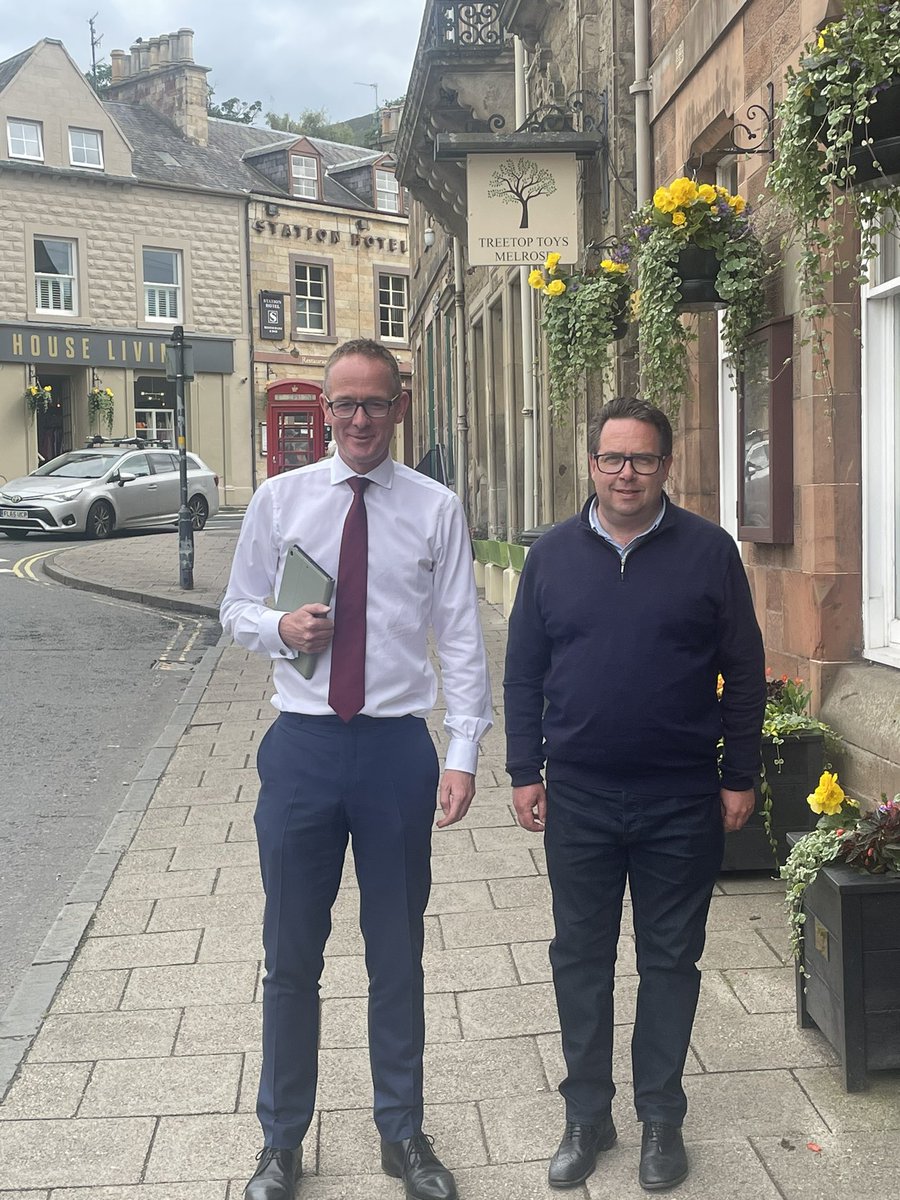 CraigWHoy1's tweet photo. Great session of summer surgeries across the Scottish Borders with @John2Win today. We’re working hard for local residents in towns and villages.
#Melrose #Gattonside #Tweedbank #Darnick #Galashiels https://t.co/BDf91kAXDt