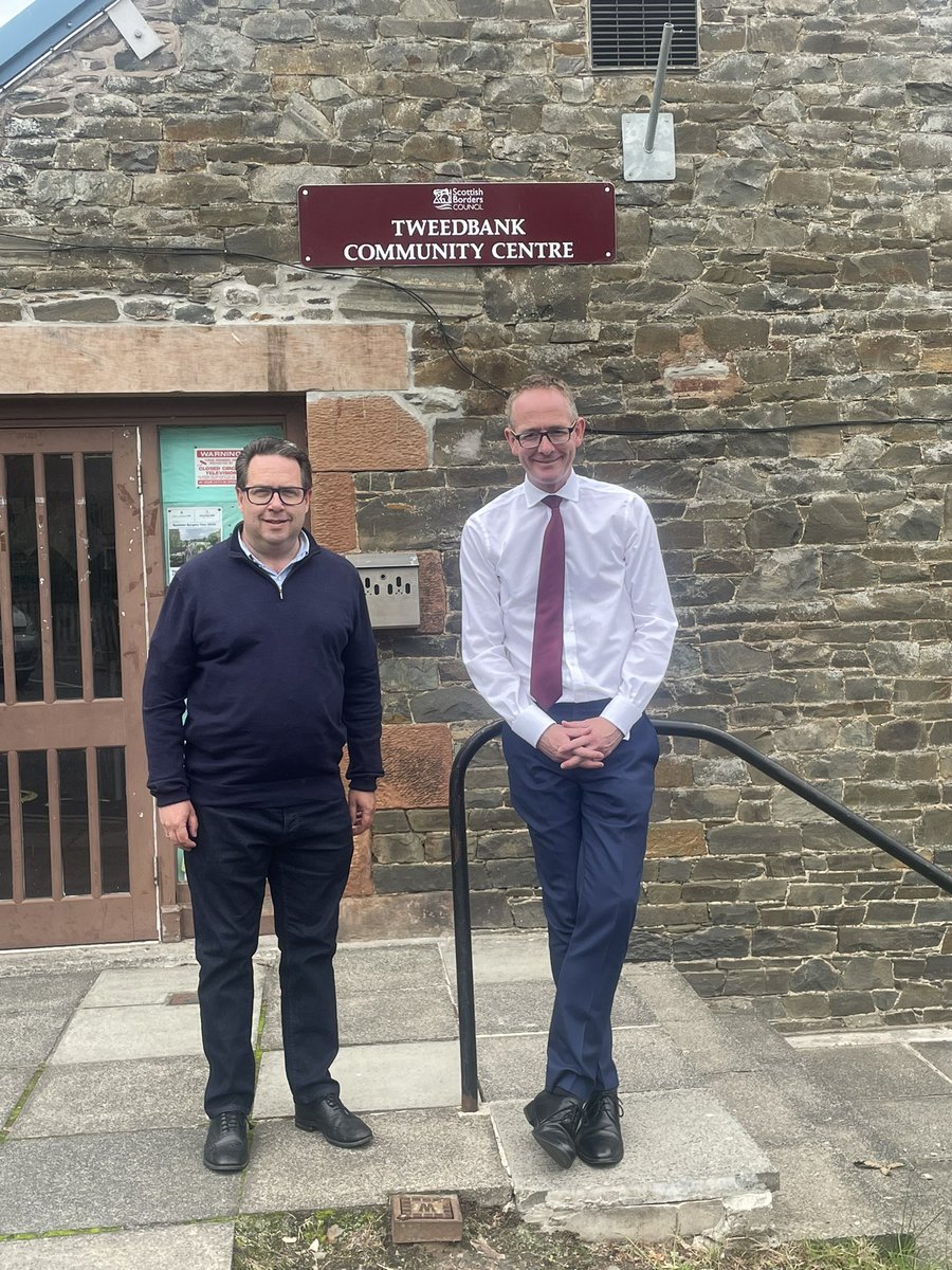 CraigWHoy1's tweet photo. Great session of summer surgeries across the Scottish Borders with @John2Win today. We’re working hard for local residents in towns and villages.
#Melrose #Gattonside #Tweedbank #Darnick #Galashiels https://t.co/BDf91kAXDt