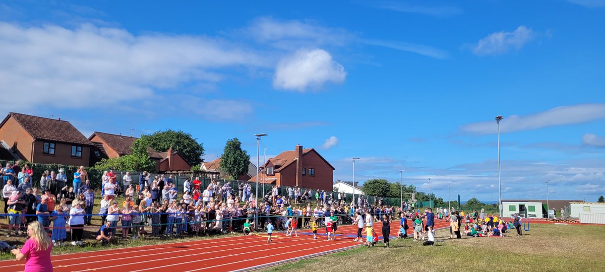 RhiwSyrDafydd's tweet image. Glorious weather to end our week of sports days. The support this morning was fantastic. Thank you to all of the pupils for working so hard and the staff for organising the events. Reception, Year 1 and Year 3 and 4 were all excellent.