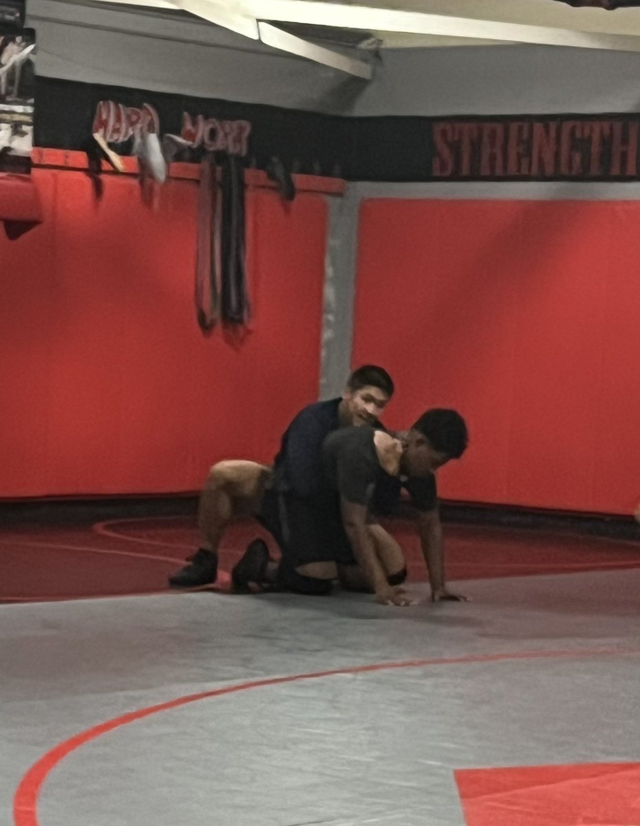 DericWashingto7's tweet photo. Never a down moment in my grind. Continuing to work!! Thanks to @Wrestle_CHS & @CoachDonnell & @MichaelDalangi2 for working together for open mat time! #wrestler #varsityWrestler #wrestling #classof2026 #openMat https://t.co/8Gs8Nu1Tat
