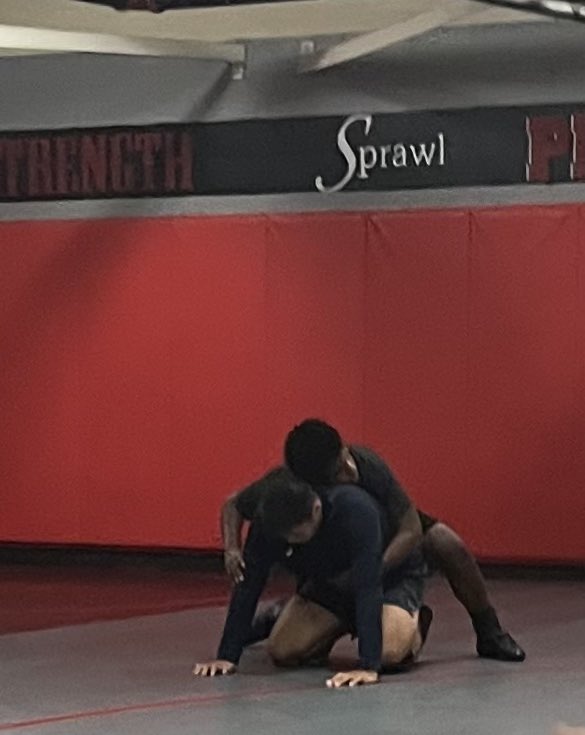 DericWashingto7's tweet photo. Never a down moment in my grind. Continuing to work!! Thanks to @Wrestle_CHS & @CoachDonnell & @MichaelDalangi2 for working together for open mat time! #wrestler #varsityWrestler #wrestling #classof2026 #openMat https://t.co/8Gs8Nu1Tat