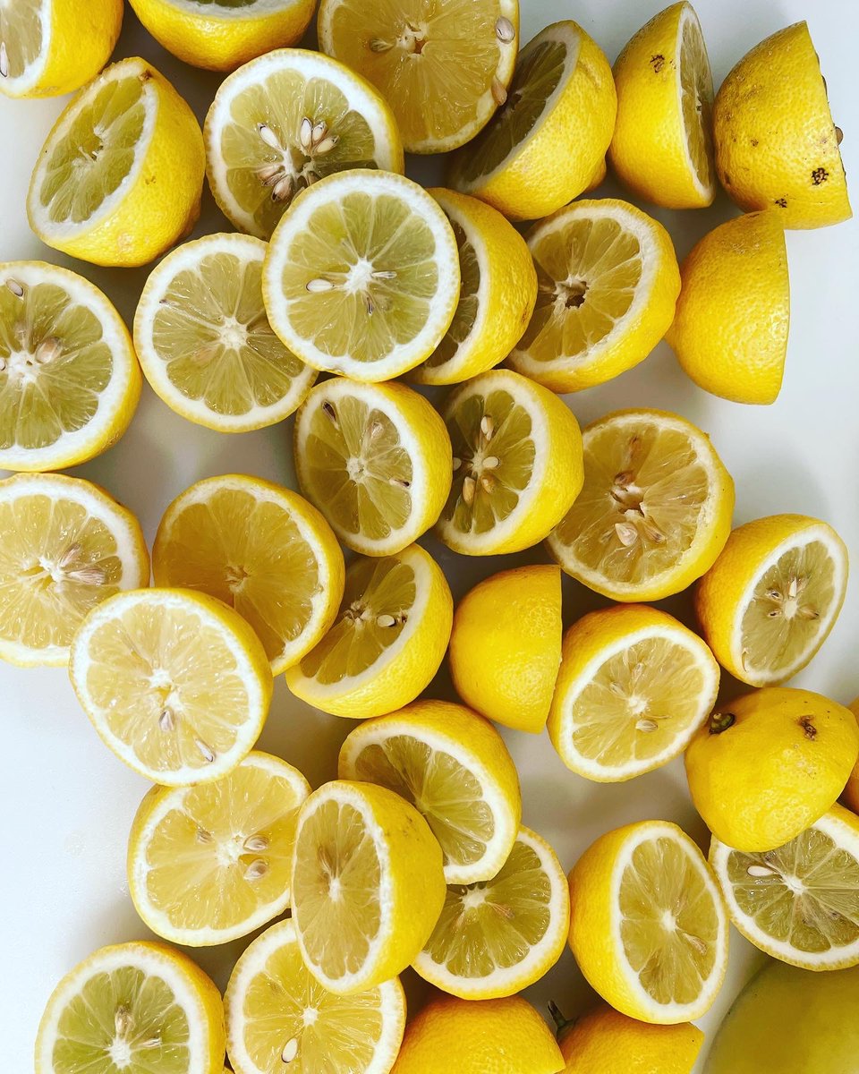 hilagelato's tweet photo. 🌊☀️Get ready to experience the Amalfi Coast! But no need to pack your bags!🍦✈️ We just made a batch of “Delizia al limone” gelato (Lemon Delight),  made from fresh lemons, milk, egg yolks, and cream! 🍋🍋 #sfeats #gelato #icecream #sftravel  #deliziaallimone #hila https://t.co/JkUdW0s3uG