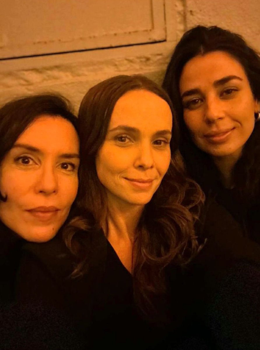 falabellanews's tweet image. Reencontro de Débora Falabella e Maria Clara Spinelli. Elas foram Irene e Mira em #Aforçadoquerer❤️ (📷 ig franferraretto)