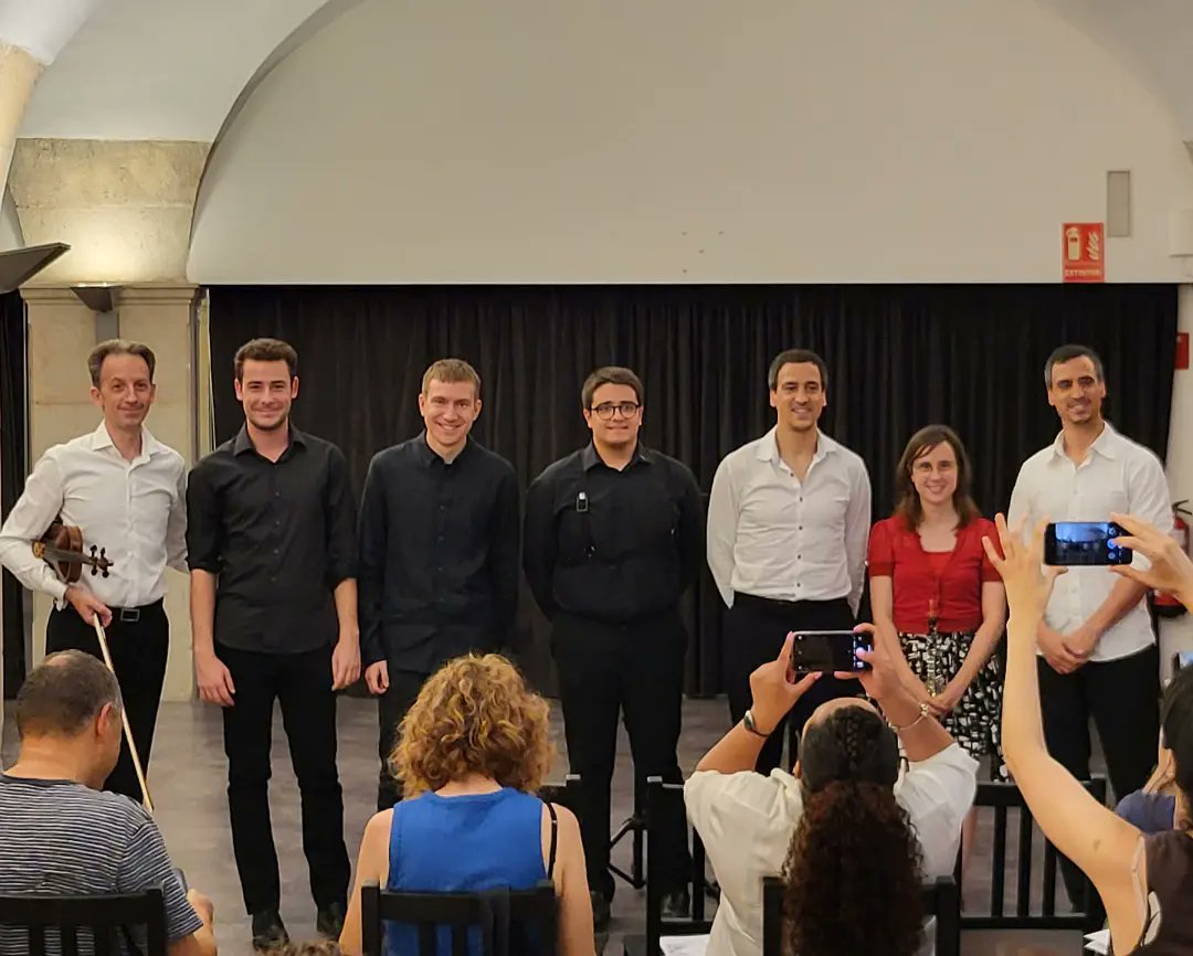 orquestraUPF's tweet photo. Felicitats als alumnes del programa de #músicadecambra 2022-2023 de l'@orquestraUPF. Fotos del passat concert (29/06).
Demà, últim concert, al Teatre del CP. Brians1. Obres de #Giuliani, #Sor, #Satie, #Praag i #Bartok.
@CulturaUPF @ParticipacioUPF @UPFBarcelona @comunicacioUPF. https://t.co/6qM2KtO8on