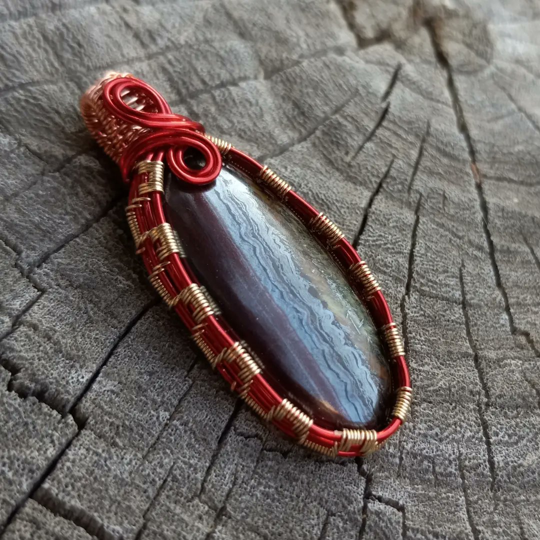 Iron Tigereye wrapped pendant

#Wirewrapping #Wirewrapped #create #crystals #stones #polished #Handmade #Pendant #wraps #explore #shine #arizona #cabochon #irontigereye #tigereye #arizonasun