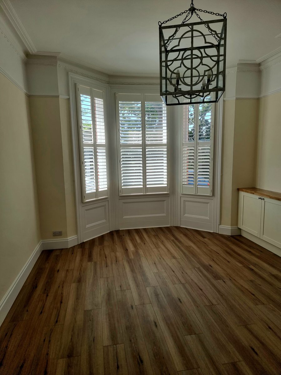 shuttersuk's tweet photo. Today, fitting on a fabulous one bedroom flat in Brighton 

#shuttersbrighton
#disignblinds
#customcolourshutters
#brightonblindsandshades https://t.co/ursMgQq4Vq