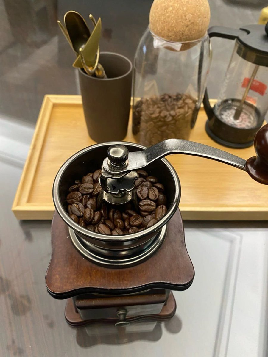 copiecupied's tweet photo. Hand-ground coffee, does it look different if I make it myself? "? ? https://t.co/j4qZ1c4oCA