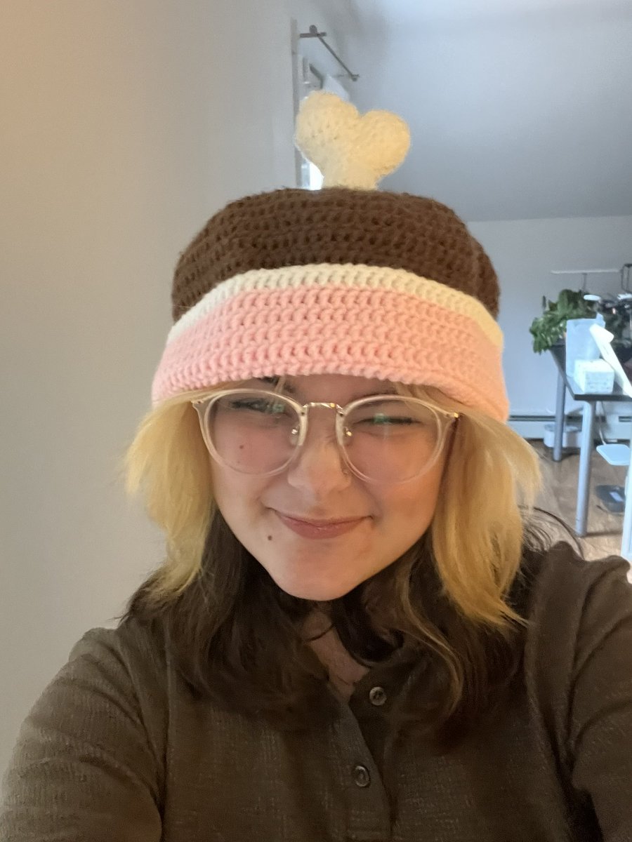 abbycannotread's tweet image. Which glasses suit me best? About to get a new pair and idk what to get