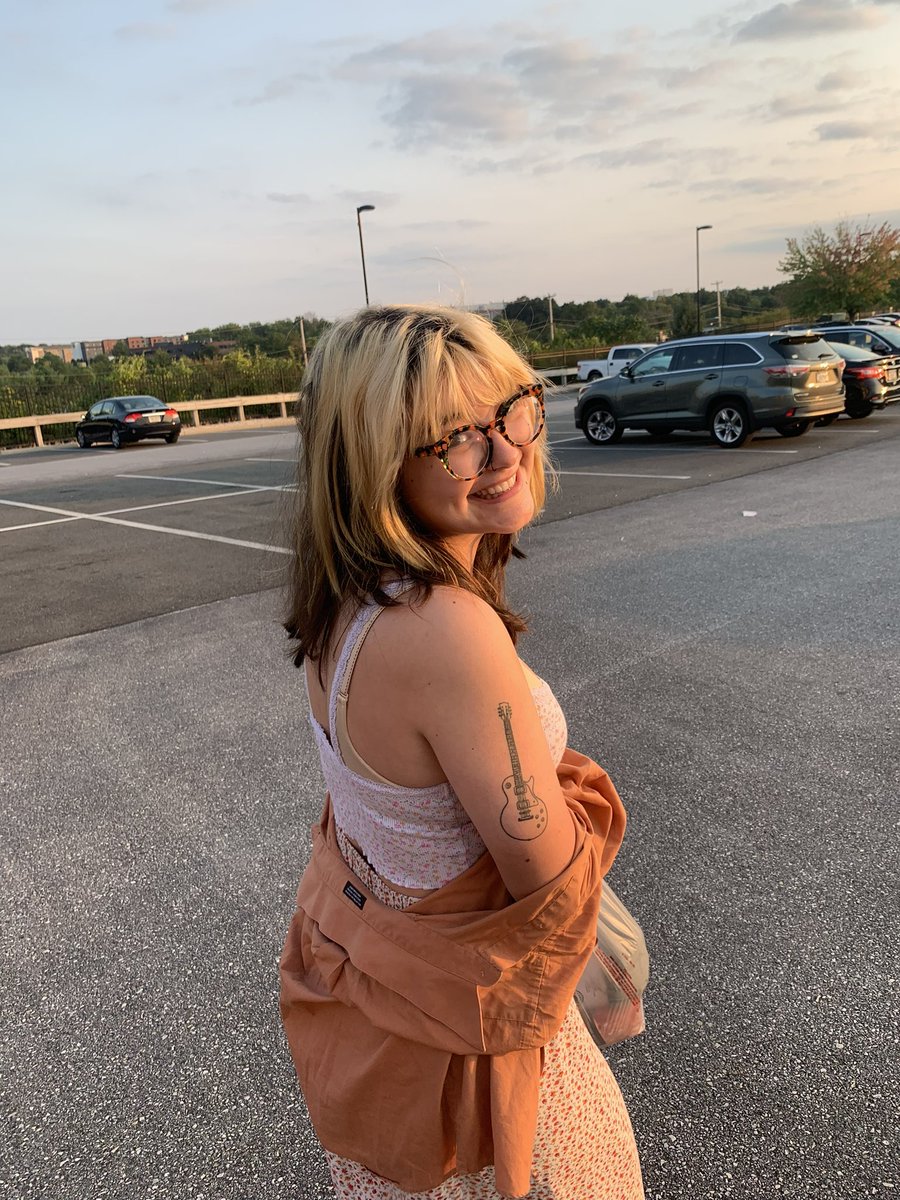 abbycannotread's tweet image. Which glasses suit me best? About to get a new pair and idk what to get