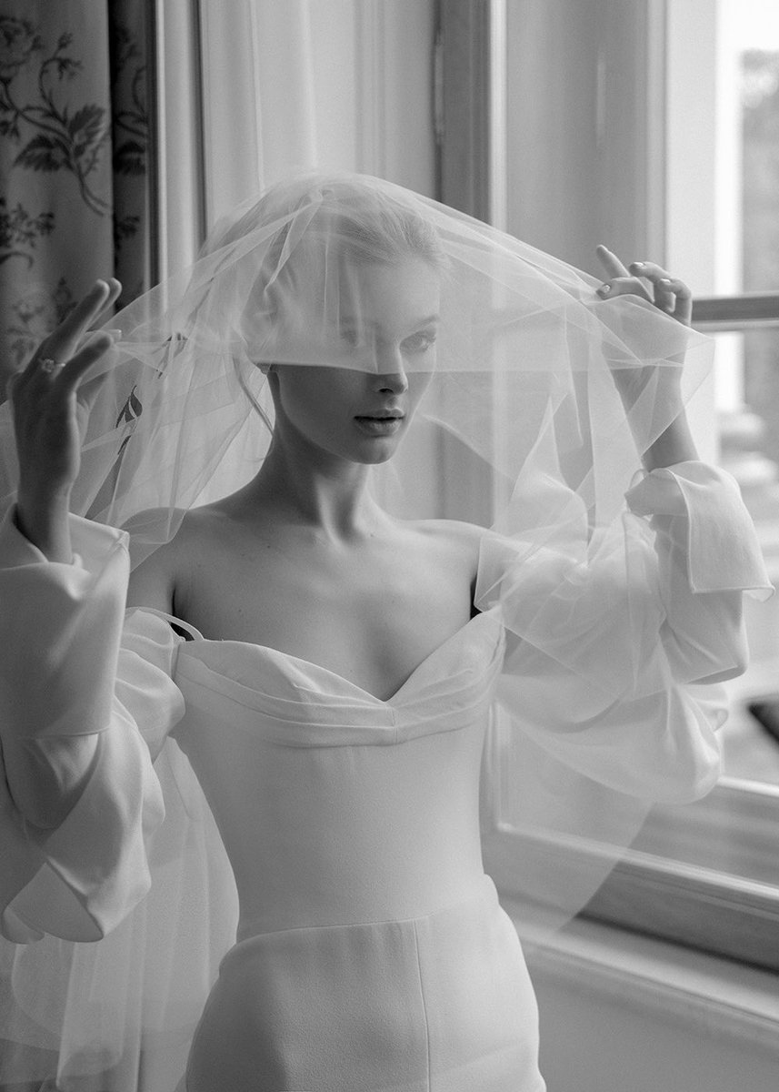 ✣ ωhιтє ρυяє νєιℓ ∂яєѕѕ ιѕ иι¢є…тσ мιℓ ❤︎