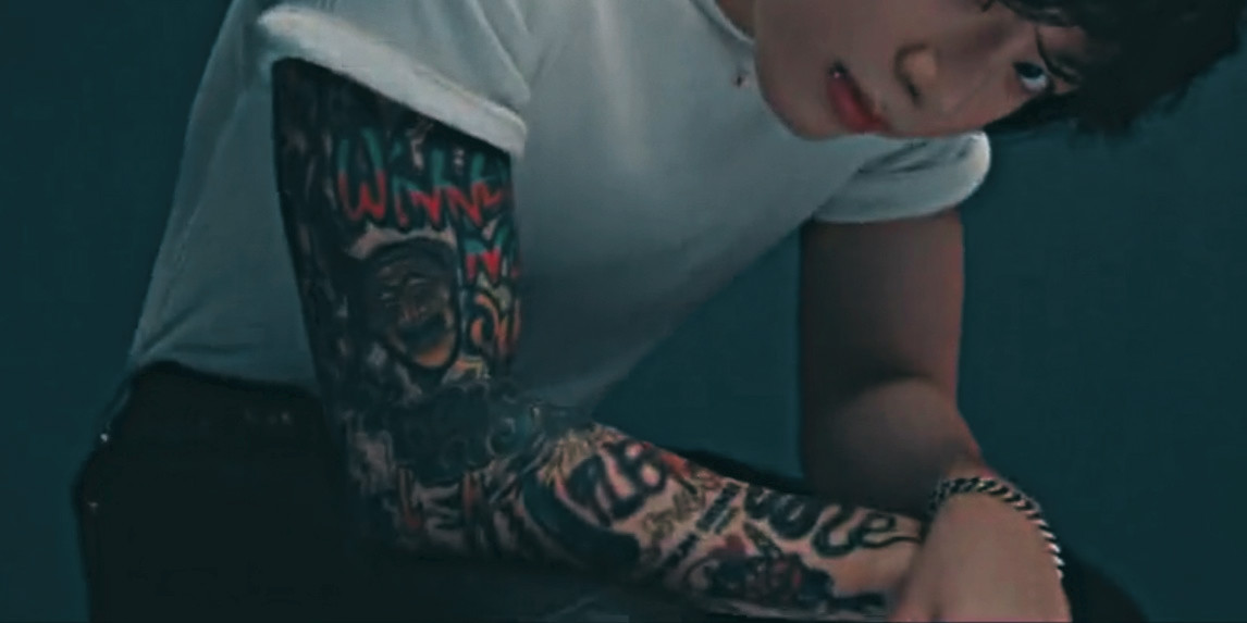archivesofkook's tweet photo. jungkook's tattoos and his muscles. https://t.co/MDUeN3NGx2