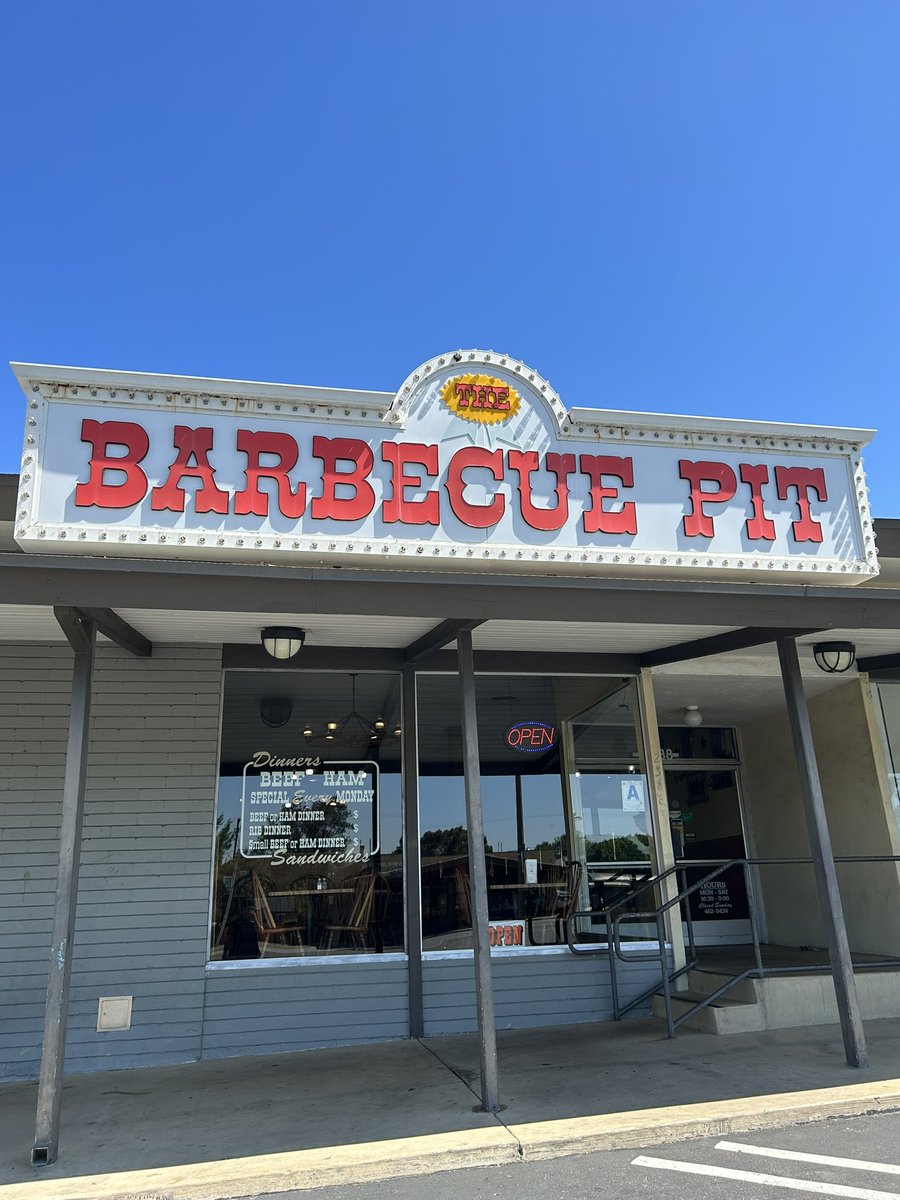 The OLDEST #BBQ in #SanDiego!
Originally opened by my grandpa (Joe Jack Browning)
Now owned and operated by my dad (Matthew Browning)
TEXAS BBQ
-SLICED #BEEF
-SLICED #HAM
-#BRISKET (fridays)

2388 Fletcher Pkwy
El Cajon, CA  92020
United States 

thebarbecuepitrestaurant.com/menus/