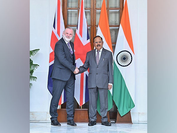 ani_digital's tweet photo. NSA Ajit Doval, British counterpart Tim Barrow discuss safety of Indian High Commission and its diplomats in UK

Read @ANI Story | https://t.co/bP3KQqsnnM
#AjitDoval #TimBarrow #IndianHighCommission #India #UK https://t.co/1I1wa7NAsY