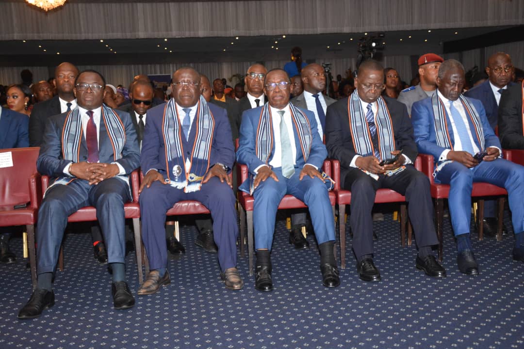 MINCOM_CI's tweet photo. Le Ministre de la Communication et de l’Economie Numérique,, a pris part, le jeudi 06 juillet 2023, à Sofitel Hôtel Ivoire d’Abidjan, à la cérémonie de graduation des auditeurs de la 2ème promotion de l’Institut de Formation Politique – Amadou Gon COULIBALY.
#IFPAGC
#AGC
#MICEN https://t.co/4JjCUYeuSk