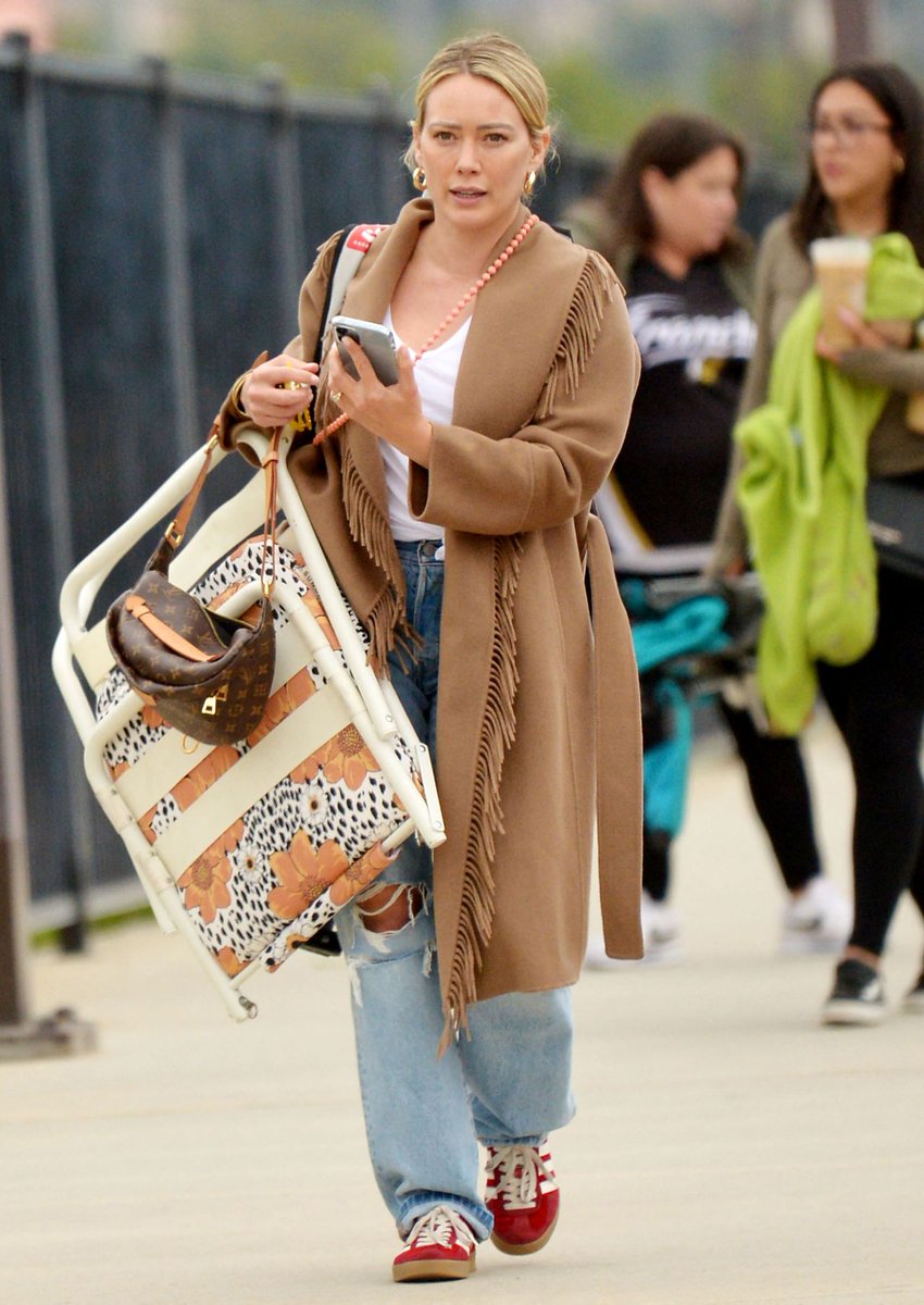 Hilary Duff Slovakia on X: Hilary Duff Out in Los Angeles https