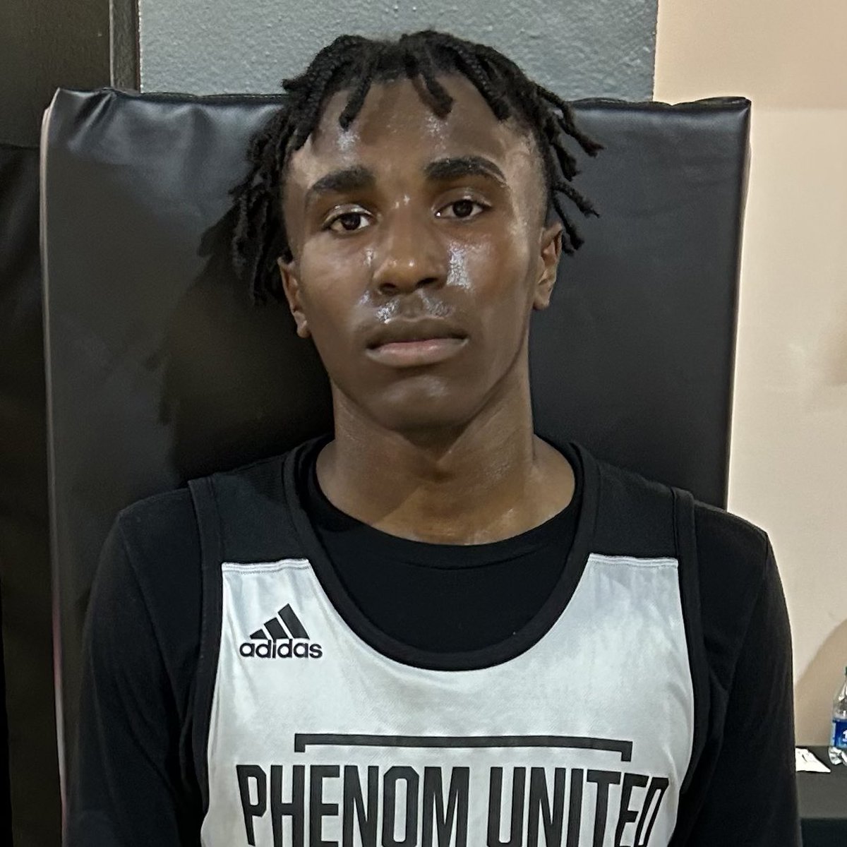 NEO_Spotlight's tweet photo. Huge win for Phenom United 17U over Midwest Basketball Club. 2024 G Ja’Corey Lipkins (Canton GlenOak) made a number of timely shots, including the go-ahead three with under 10 seconds to go. https://t.co/IPLFhODRJN