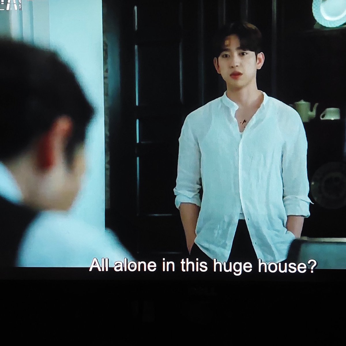 LawfulHusbands's tweet photo. I love this scene, I love how Gaon emphasizes on Yohan eating ALL ALONE IN THIS HUGE HOUSE, I love how he wanted Yohan to understand the gravity of this statement by looking straight into his eyes!!
#TDJRewatch #TheDevilJudge https://t.co/1AxWZ6U9YX