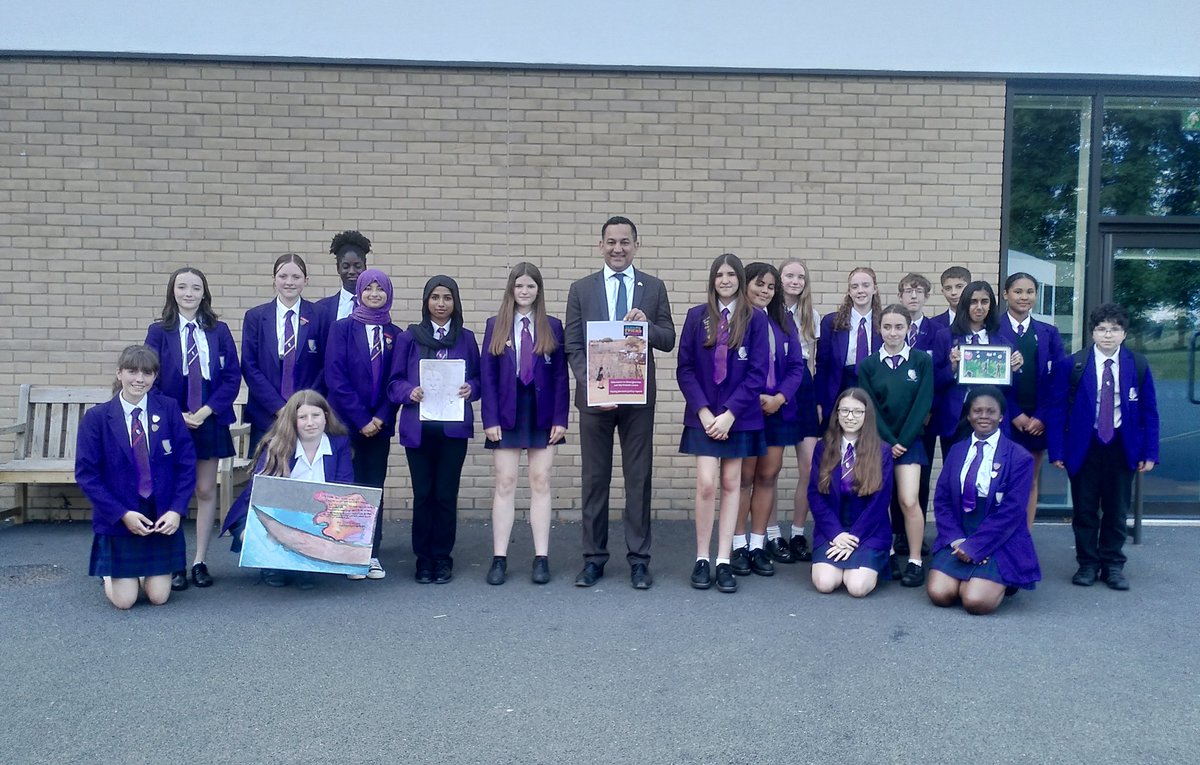 CDSHumanities's tweet photo. So proud of this group of students who presented to @gaganmohindra as part of the @sendmyfriend campaign this afternoon. They were incredibly eloquent and passionate about global education #futureleaders #excellence https://t.co/eckjkf11C2