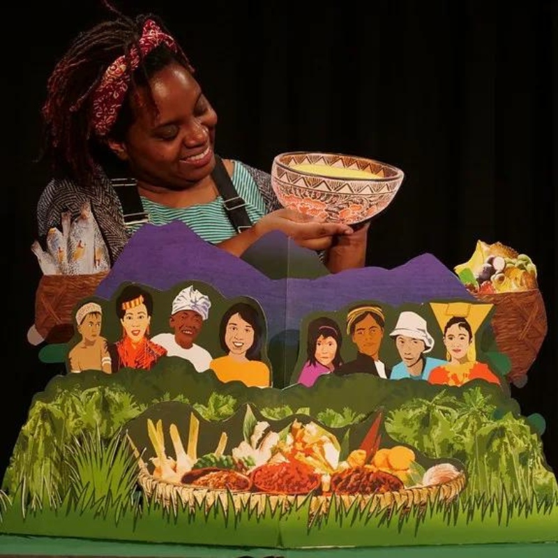 UMass Boston Alumni (@umbalumni) on Twitter photo This #beaconfeaturefriday, we're celebrating Tanya Nixon-Silberg '11, who runs <a href="/littleuprisings/">Little Uprisings</a>, a program that strives to bring joy and play to racial justice initiatives and that partners with schools and organizations such as the <a href="/BPLBoston/">Boston Public Library</a> and <a href="/PuppetShowplace/">Puppet Showplace</a>. This #beaconfeaturefriday, we're celebrating Tanya Nixon-Silberg '11, who runs <a href="/littleuprisings/">Little Uprisings</a>, a program that strives to bring joy and play to racial justice initiatives and that partners with schools and organizations such as the <a href="/BPLBoston/">Boston Public Library</a> and <a href="/PuppetShowplace/">Puppet Showplace</a>.