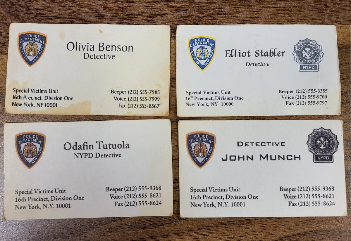 foofan22's tweet photo. was cleaning out some junk and found an old gift from the props department, thought I had lost these! https://t.co/skvrEXtSRc