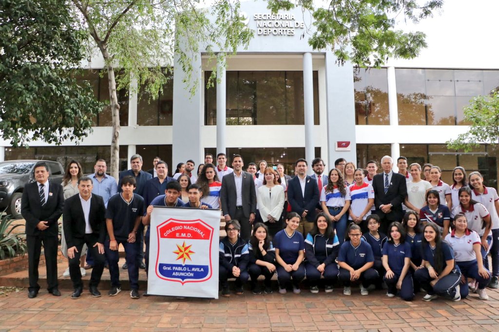 MECpy's tweet photo. Nos preparamos para los Juegos Escolares y Estudiantiles Nacionales 2⃣0⃣2⃣3⃣🇵🇾

El intercolegial deportivo más importante del país que reunirá a 6️⃣0️⃣0️⃣0️⃣0️⃣ niños, niñas y adolescentes de 5️⃣0️⃣0️⃣0️⃣ instituciones educativas 👧🧒🇵🇾 https://t.co/gEUoKaCxtk