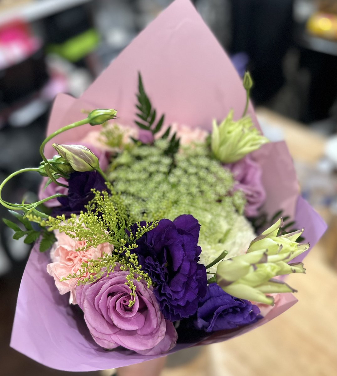 Bucketfull08's tweet photo. Birthday flower from NANCEE https://t.co/avL3L7YKeS