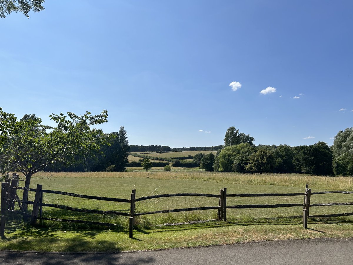Not a bad view for a Friday afternoon viewing! ☀️😎
