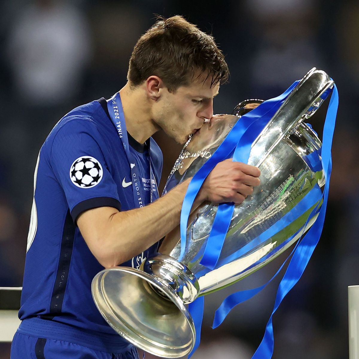 JohnTerry26's tweet photo. What a great man &amp; what a player @cesarazpi 
Loved &amp; Adored by every player that shared the pitch with you.
You will be a big miss both on the pitch &amp; off of it, I’m gutted to see it leave.
Good Luck mate 
LEGEND 💙👏🏻 https://t.co/pM7n3qW1N7