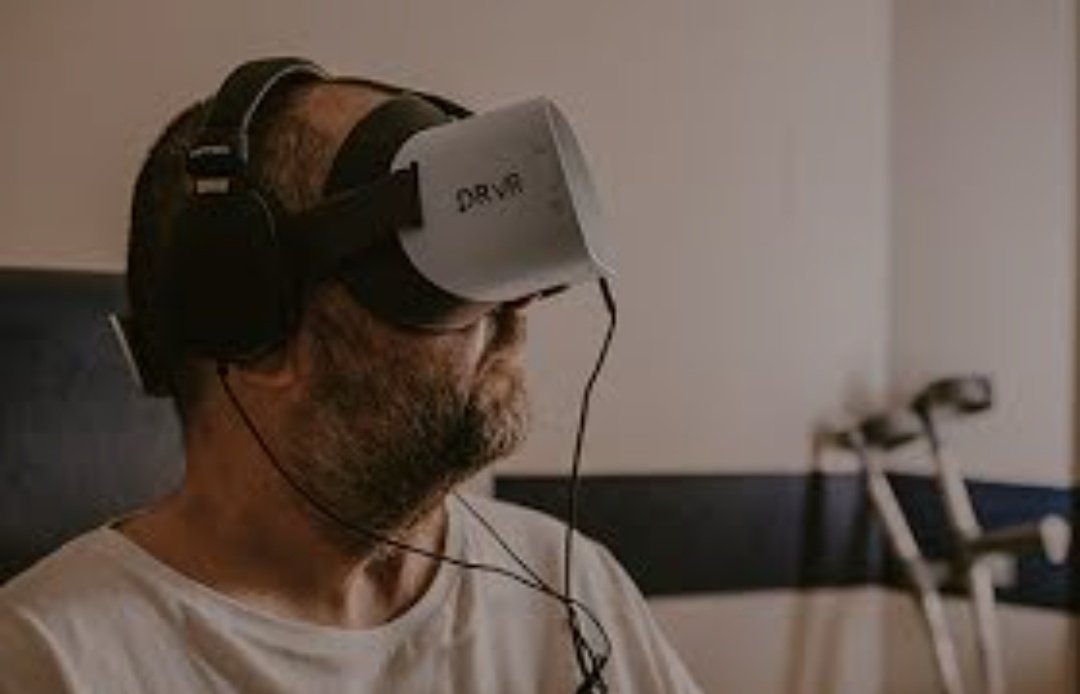 getmebetter's tweet photo. Today really was #FabFriday. A patient managed to have a procedure  using virtual reality, so they were here @LeedsHospitals for two hours, not a two day admission! Great team work from the home carers, the urology nurses, the GP and our team. 
#ReasonableAdjustments
#LDChallenge https://t.co/66IIHrmzop