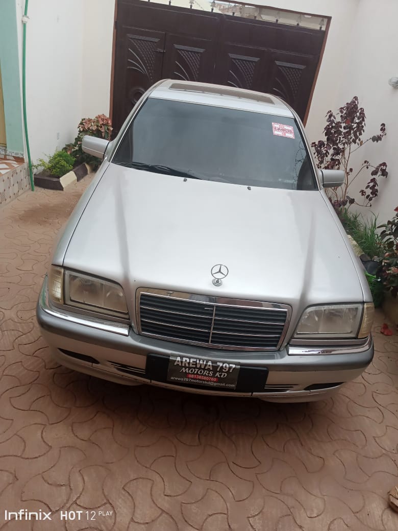muauna's tweet photo. Clean Used Mercedes Benz C230 Kompressor
1.2M
Kaduna
09034733784
Everything to your taste
#lugbe #twitterandthreads #VibrateChallange #tayetaiwo https://t.co/CrArikcDkM