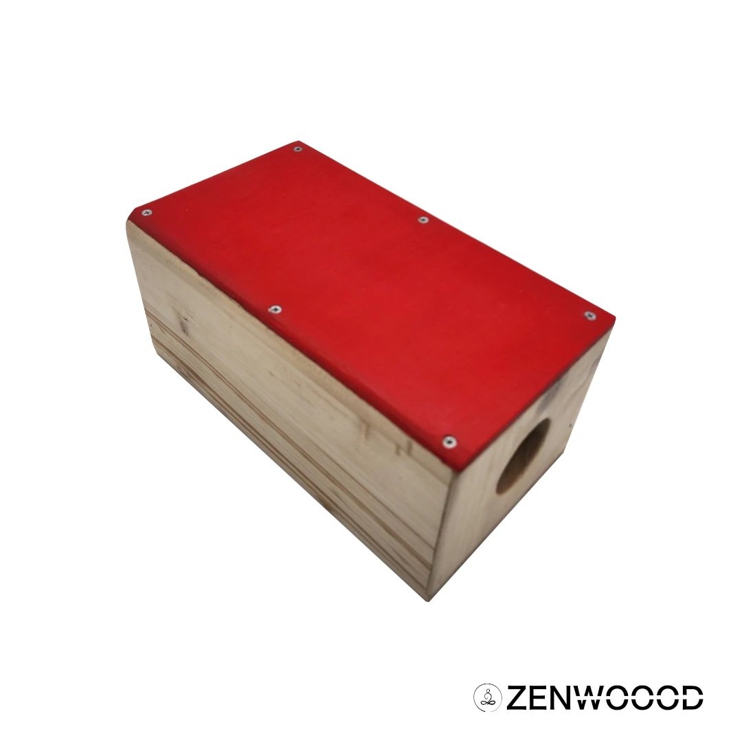 And here it is!
The red cocktail kit.

#cajon #drum #percussions #percussioni #musica #strumentimusicali #woodworking #wood #falegnameria #legno #music