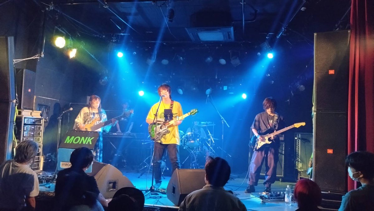 bird_kosuke's tweet photo. なのぴー初主催＆生誕おめでとうございました！みんなでお祝いして最高だったねえ！
曲をノリノリで聞いてくれたり一緒に歌ってくれたりして最高でした！感謝です✨
諸事情により次のライブまで少し空いてしまいますが、その間にモリモリ準備していきますので今後ともMONKをよろしくお願いします！🐊 https://t.co/6vfkuYwINe