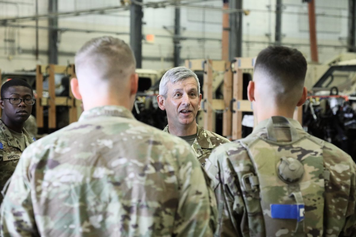 theBritatCASCOM's tweet photo. @SCoE_CASCOM @USAODCorps @USArmy_QMS @usacac @TRADOC It was great to part of the DCG’s visit to CASCOM.  A highlight was meeting the amazing Ordnance trainees who are near completion of those vehicle mechanics course. All of them should be proud of what they’ve achieved and what their doing for their country. https://t.co/miRKKxjUCI