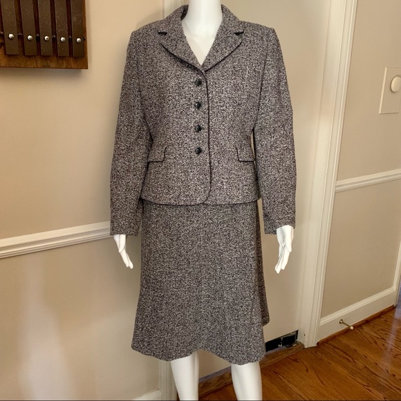 the_pifer's tweet photo. So good I had to share! Check out all the items I'm loving on @Poshmarkapp from @cpointer88 #poshmark #fashion #style #shopmycloset #childofmine #tahari #alexanderwang: https://t.co/PQCJkO0Csn https://t.co/9tGtOhtPnm