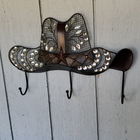 luv2timmyz's tweet photo. So good I had to share! Check out all the items I'm loving on @Poshmarkapp #poshmark #fashion #style #shopmycloset: https://t.co/ZbFkNROqSB https://t.co/9P48mwHxDb